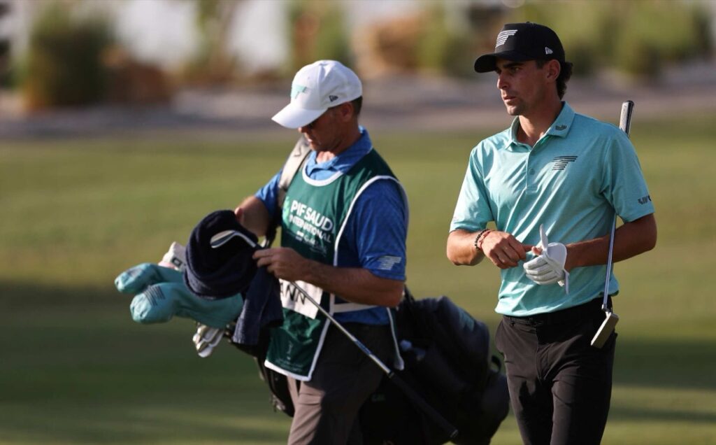 خواكين نيمان يقترب من لقب البطولة السعودية الدولية المقدمة من صندوق الاستثمارات العامة وسوفت بنك خواكين نيمان يقترب من لقب البطولة السعودية الدولية المقدمة من صندوق الاستثمارات العامة وسوفت بنك